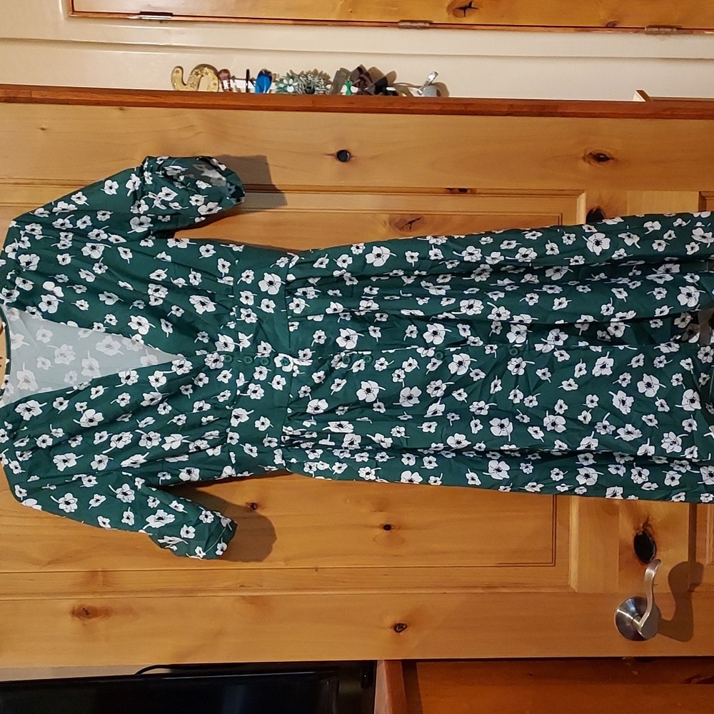 Green floral dress M